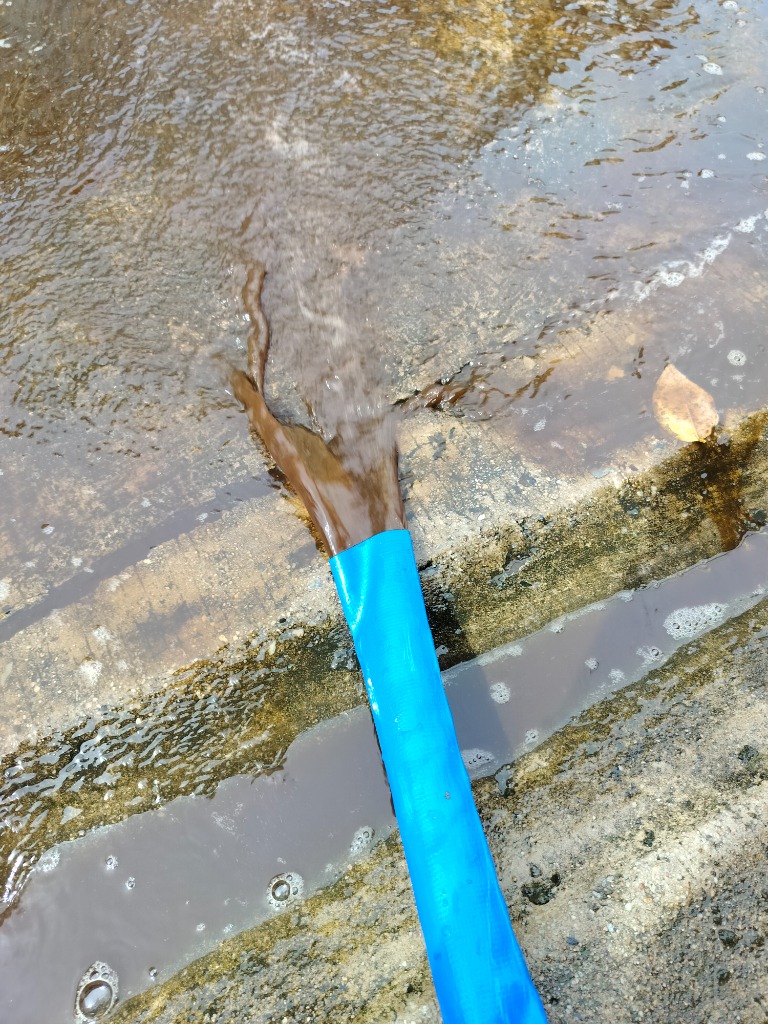 ก่อนล้างถัง - น้ำสกปรก